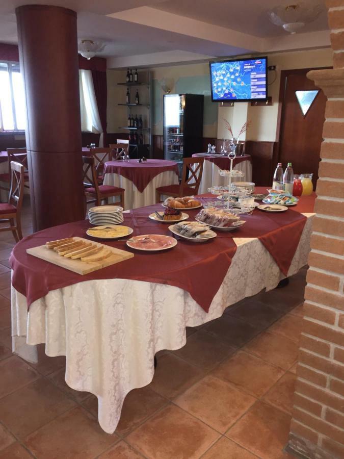 Albergo "Da Gigi" Celano Extérieur photo